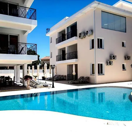 Apartment Dixie, 2 Bedroom Apartment By The Beach Larnaca
